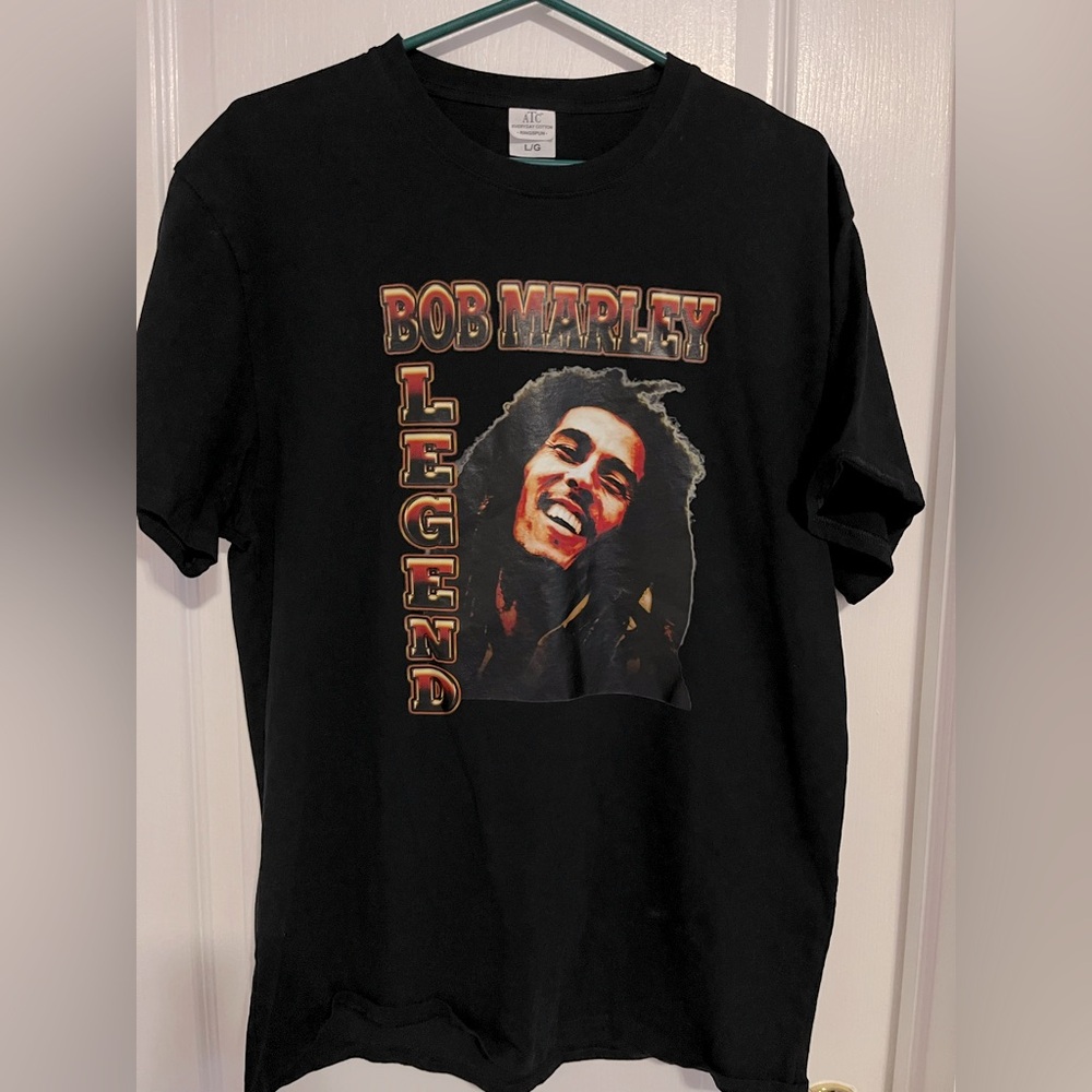 Bob Marley t-shirt